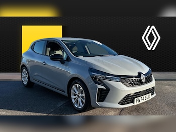 Used Renault Clio 2024 for sale - 76707133: Photo