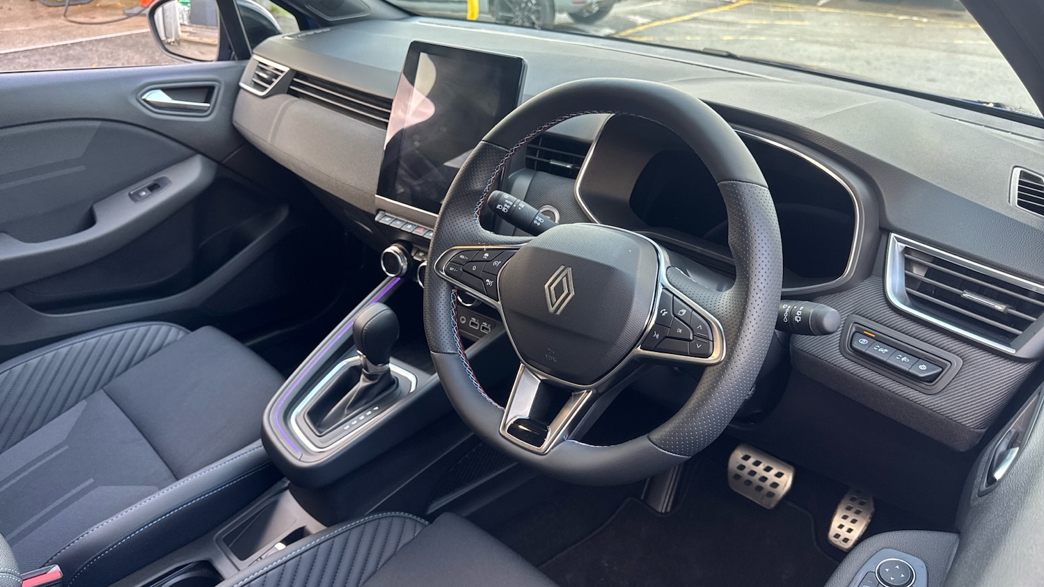 Used Renault Clio 2025 for sale - 77568300: Photo 11