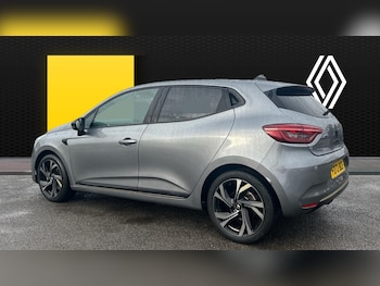 Used Renault Clio 2022 for sale - 76776311: Photo