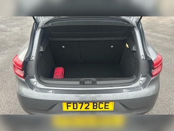 Used Renault Clio 2022 for sale - 76776311: Photo