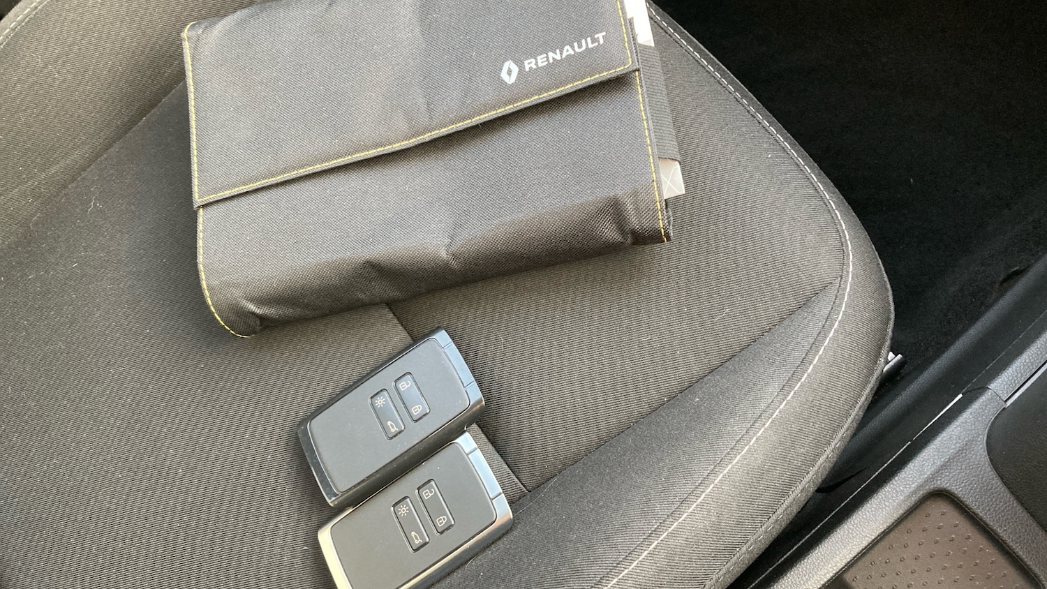 Used Renault Captur 2021 for sale - 76650962: Photo 19