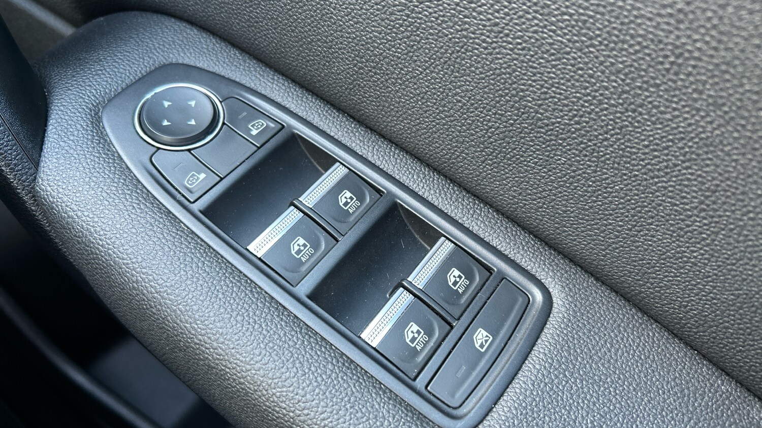 Used Renault Captur 2023 for sale - 77984770: Photo 21