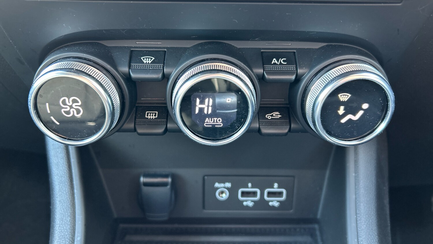 Used Renault Captur 2023 for sale - 77984770: Photo 32