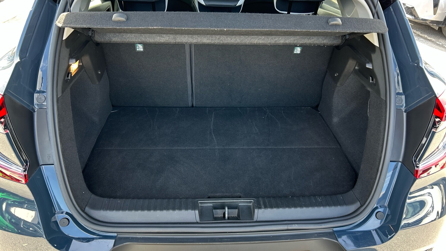 Used Renault Captur 2023 for sale - 77984770: Photo 4