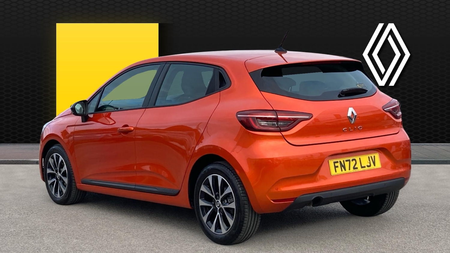 Used Renault Clio 2022 for sale - 77789454: Photo 2