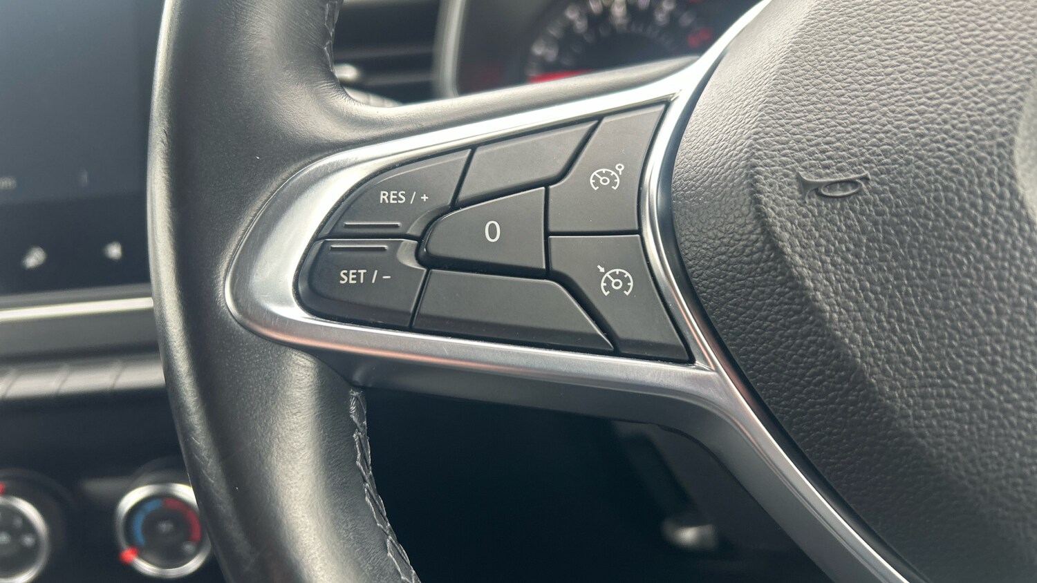 Used Renault Clio 2019 for sale - 78190895: Photo 27