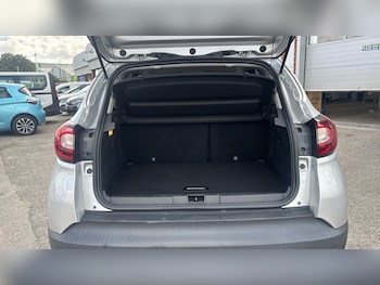 Used Renault Captur 2019 for sale - 79356893: Photo