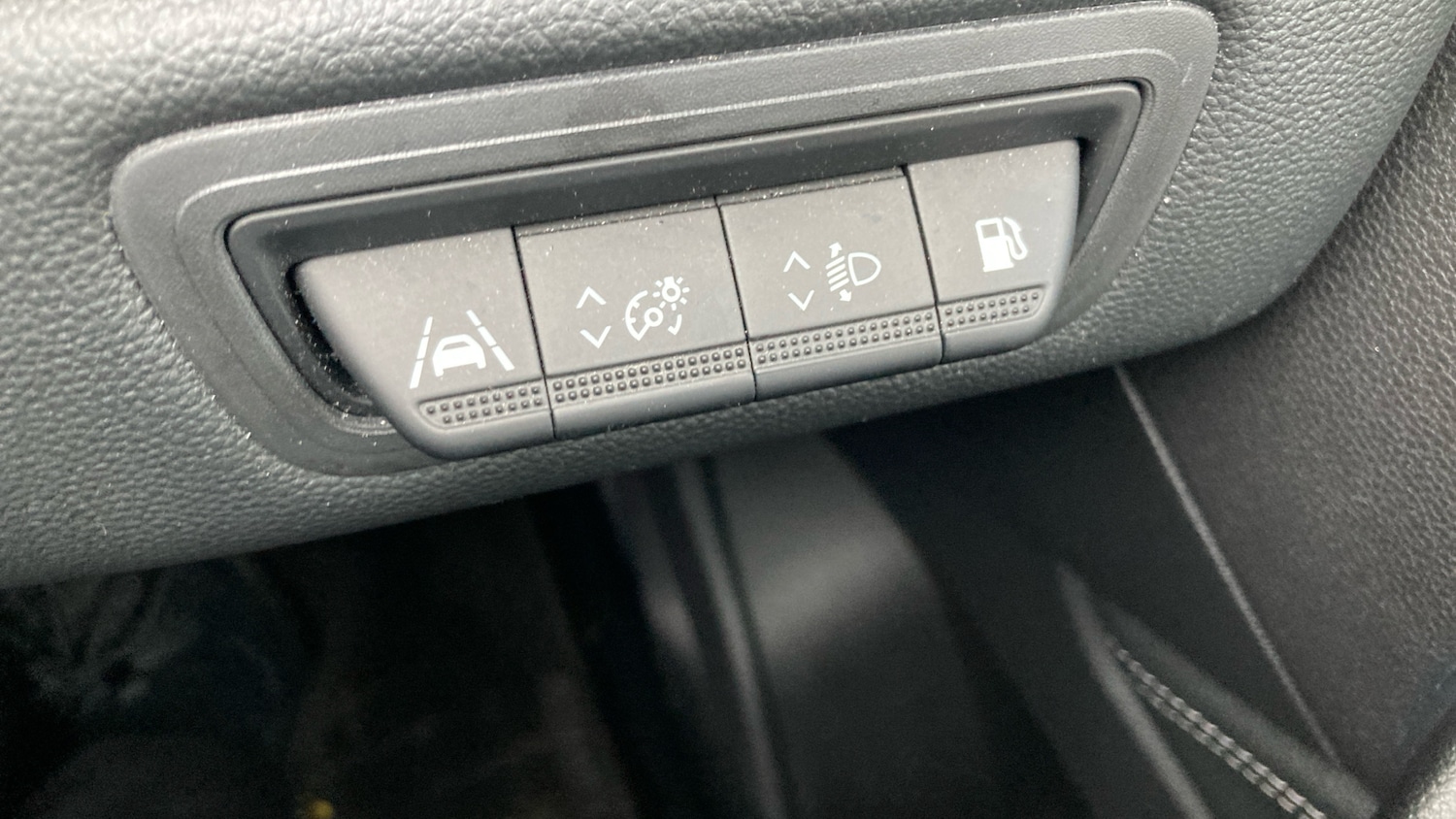 Used Renault Captur 2023 for sale - 77180646: Photo 28