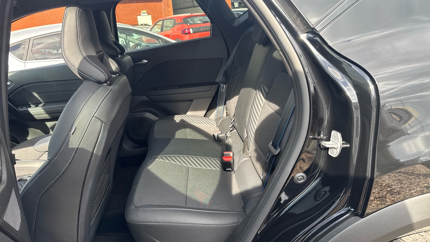 Used Renault Captur 2025 for sale - 76159881: Photo 16