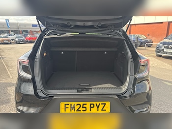 Used Renault Captur 2025 for sale - 76159881: Photo