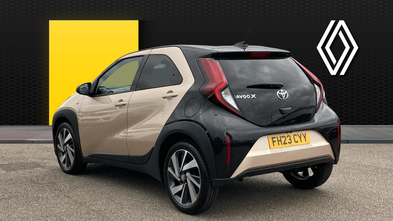 Used Toyota Aygo X 2023 for sale - 78182697: Photo 2