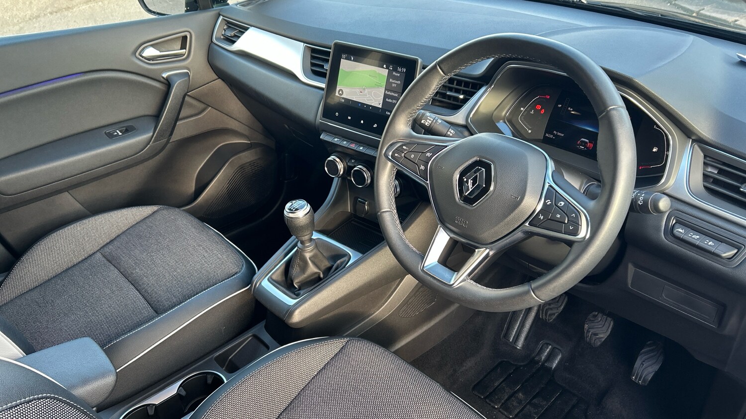 Used Renault Captur 2022 for sale - 77864531: Photo 11