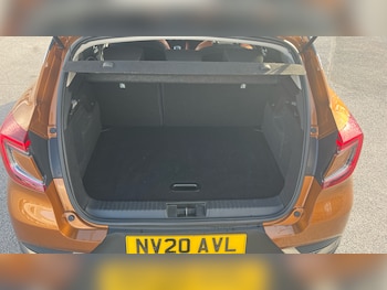 Used Renault Captur 2020 for sale - 75922405: Photo