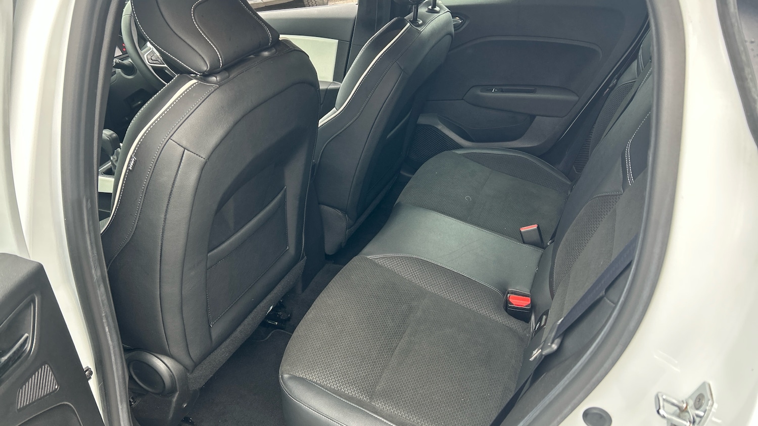 Used Renault Clio 2021 for sale - 76650957: Photo 16