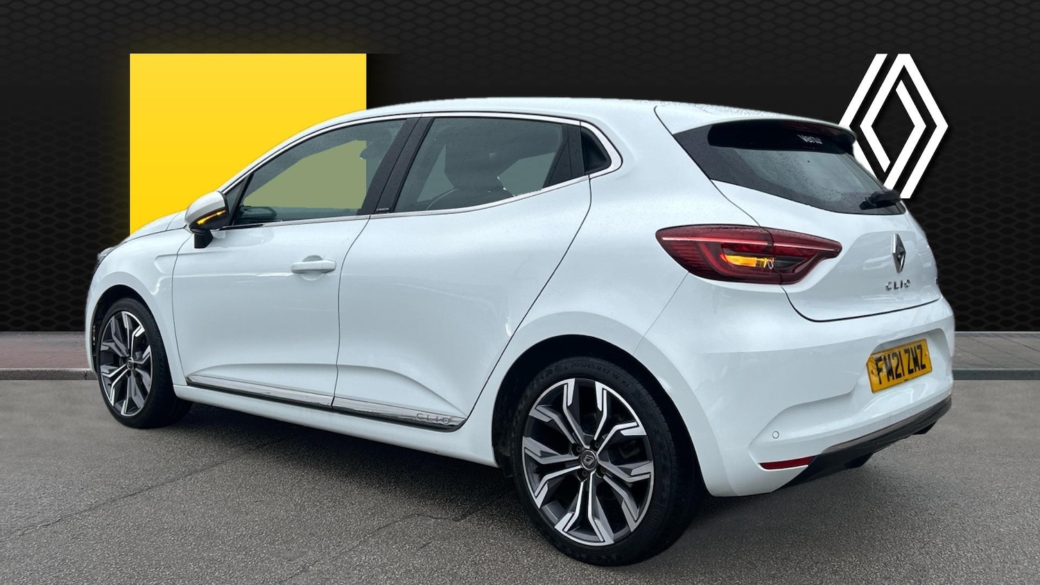 Used Renault Clio 2021 for sale - 76650957: Photo 2