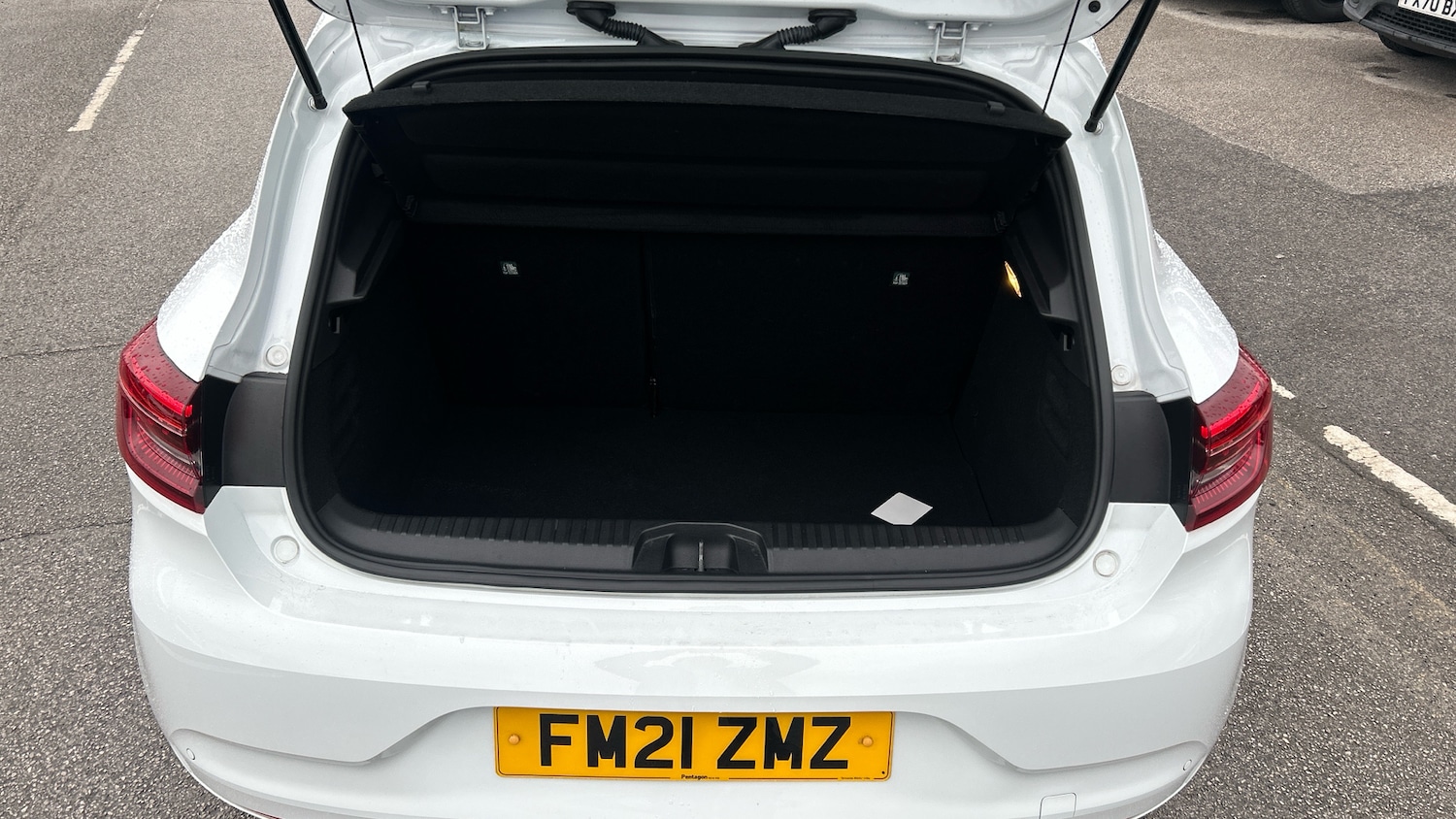 Used Renault Clio 2021 for sale - 76650957: Photo 4