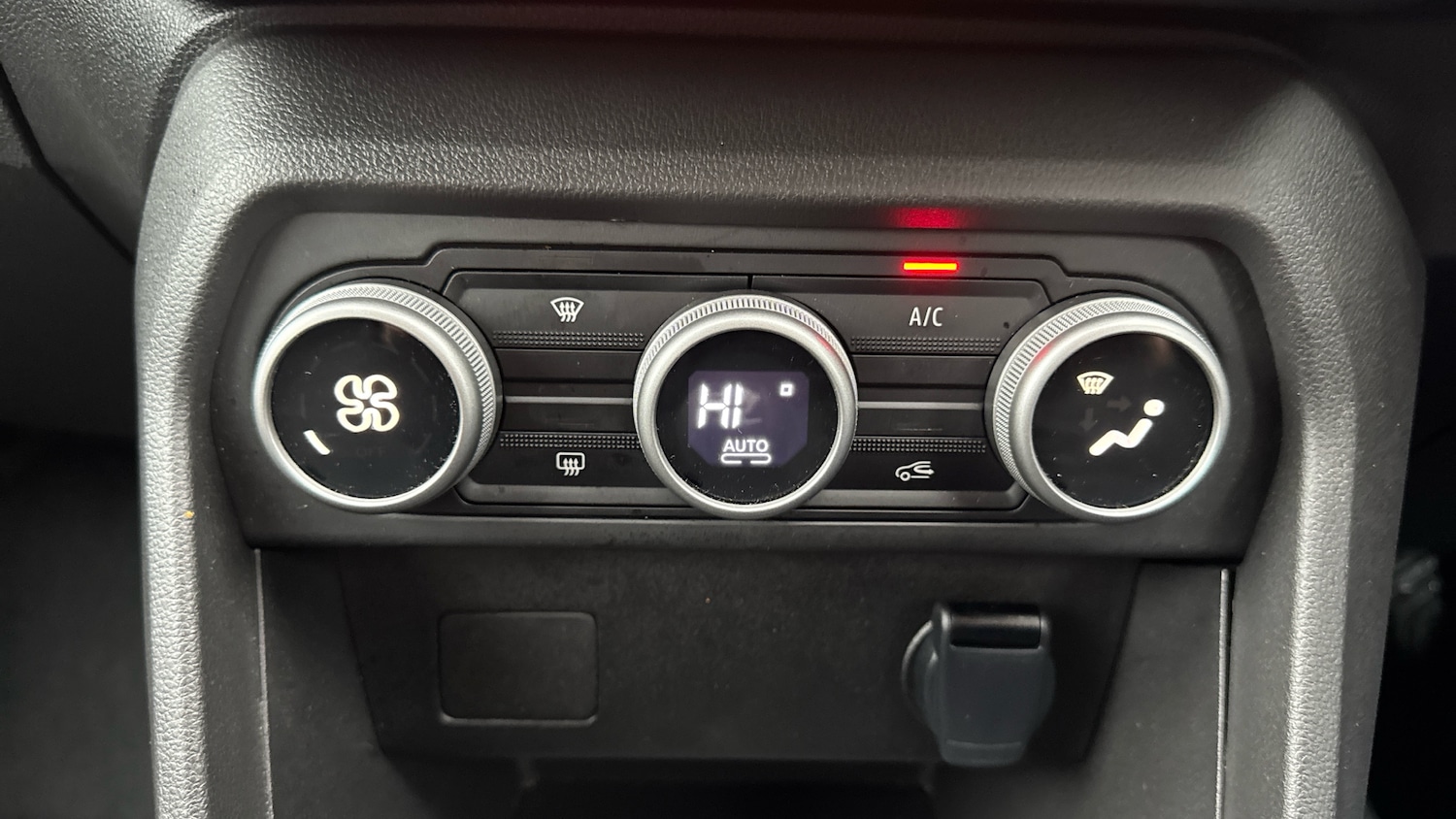 Used Dacia Jogger 2025 for sale - 77079436: Photo 28