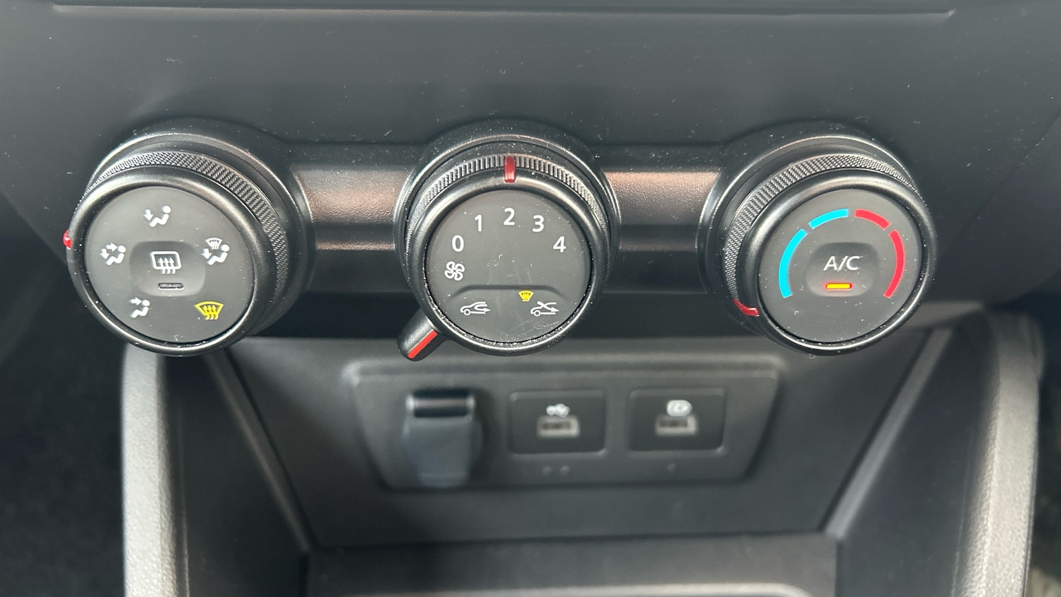 Used Dacia Duster 2024 for sale - 77918479: Photo 32