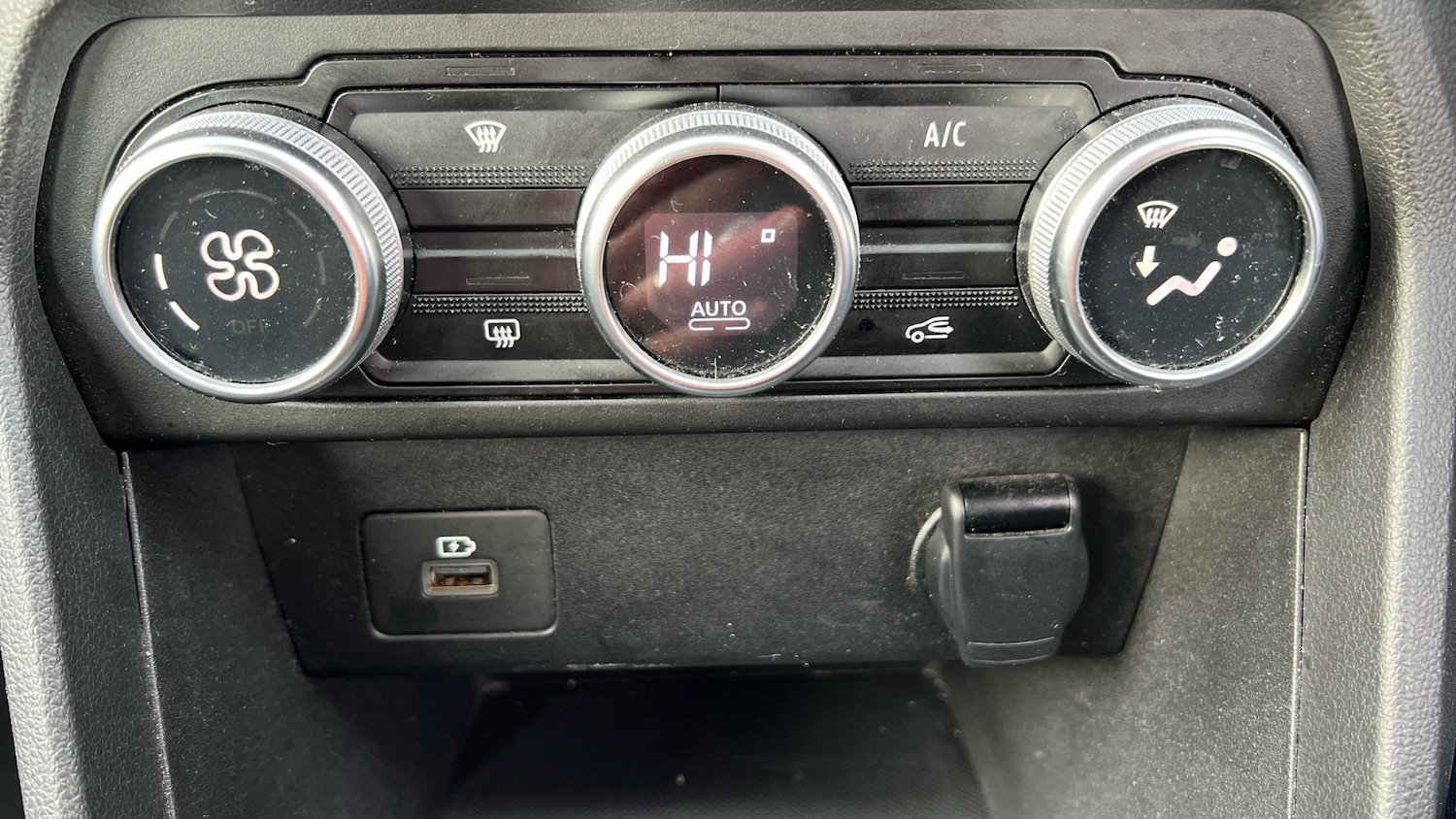 Used Dacia Sandero Stepway 2023 for sale - 77222855: Photo 39