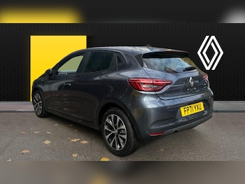 Used Renault Clio 2021 for sale - 76286749: Photo 2