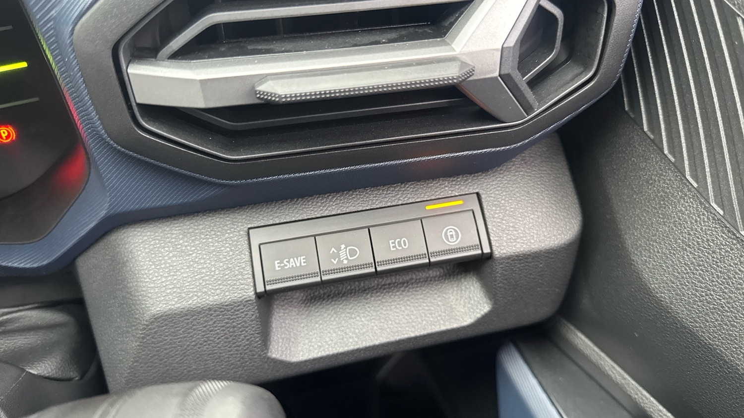 Used Dacia Duster 2024 for sale - 76392216: Photo 25