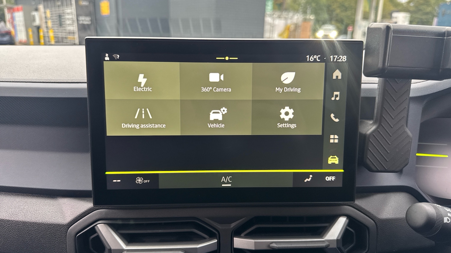 Used Dacia Duster 2024 for sale - 76392216: Photo 31