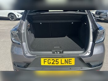 Used Renault Captur 2025 for sale - 78228610: Photo