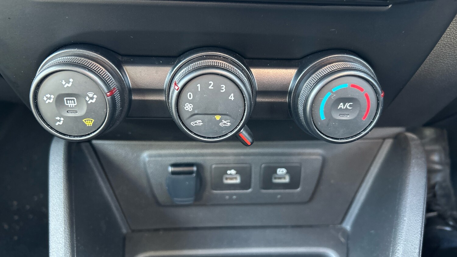 Used Dacia Duster 2023 for sale - 77937697: Photo 32