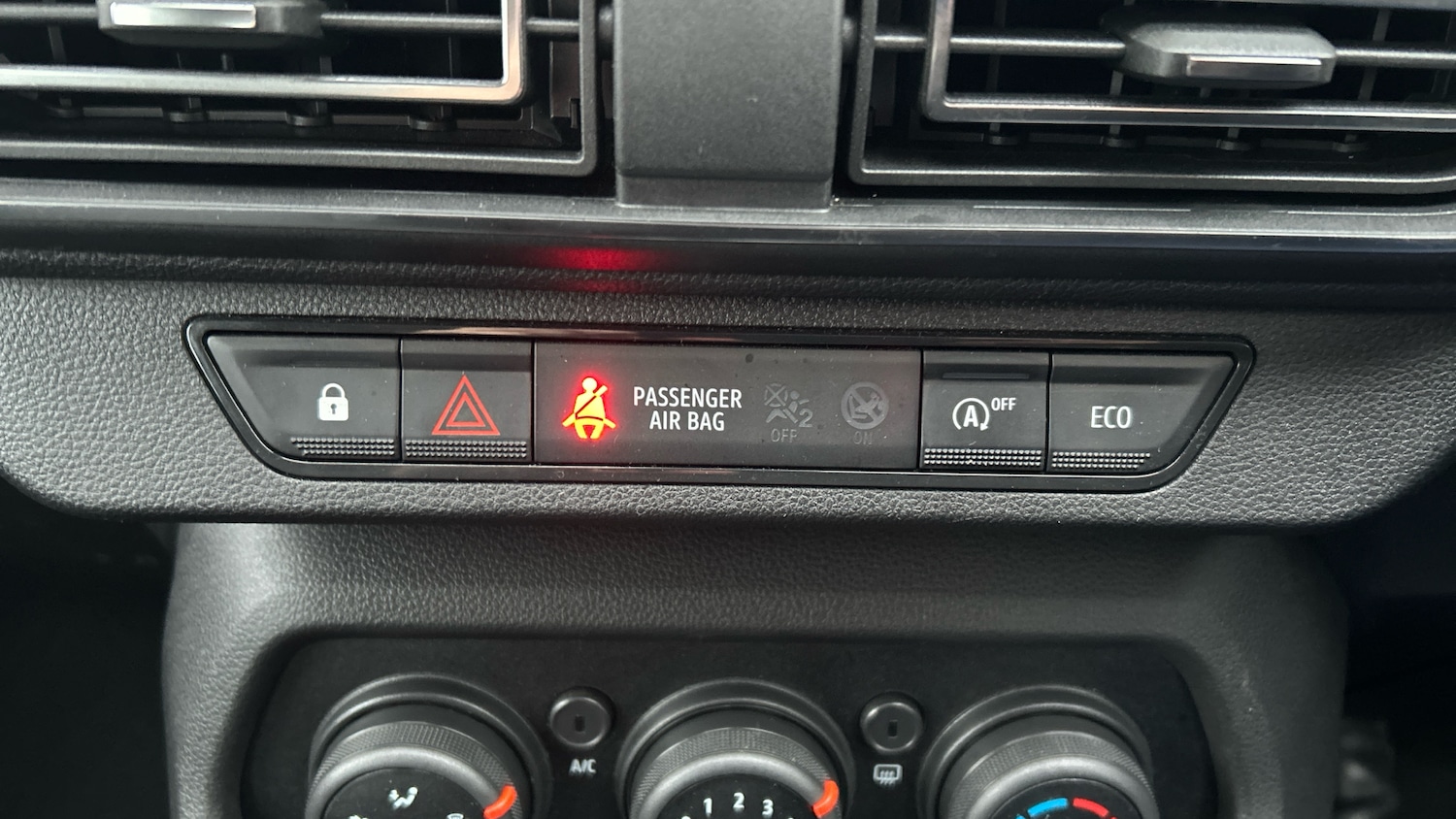 Used Dacia Sandero 2022 for sale - 76836915: Photo 31