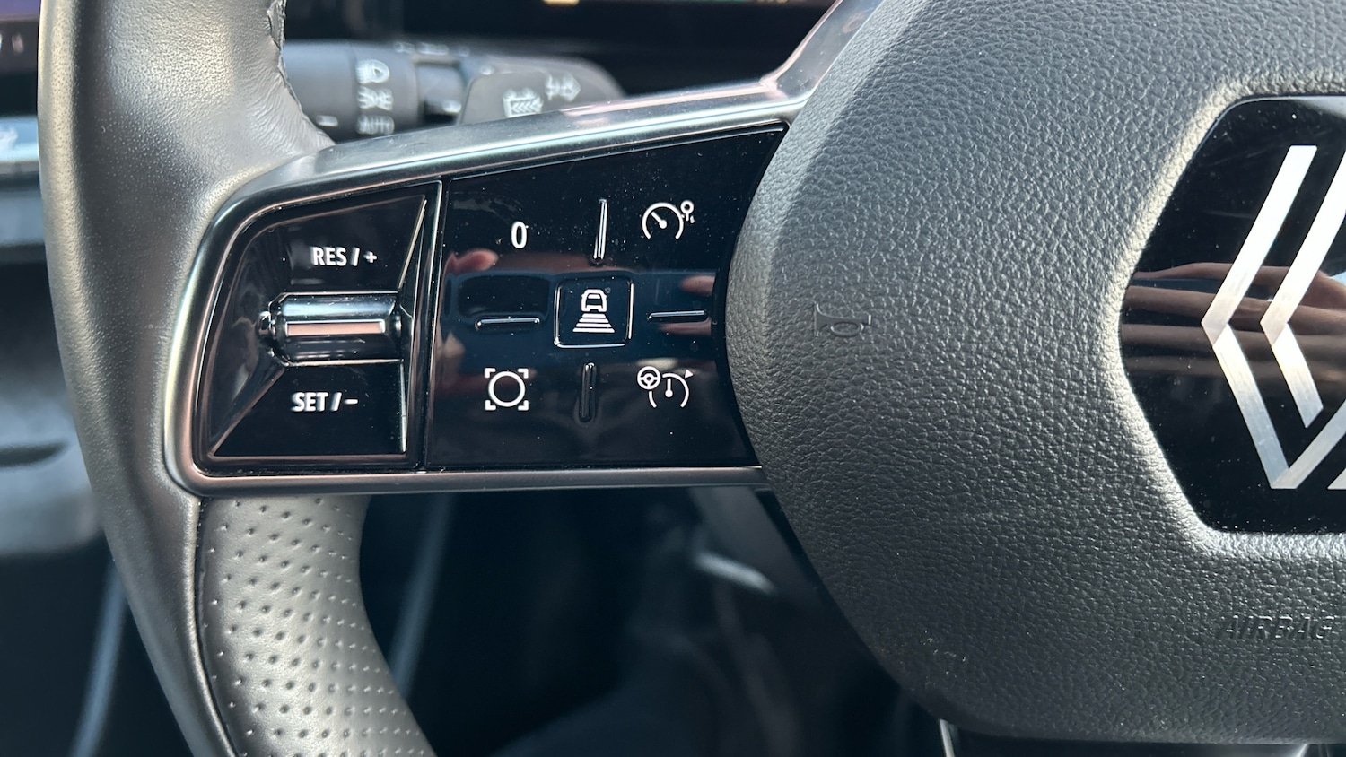 Used Renault Megane E Tech 2023 for sale - 76762325: Photo 29