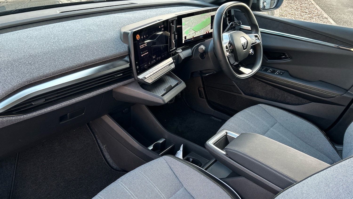 Used Renault Megane E Tech 2023 for sale - 76762325: Photo 9