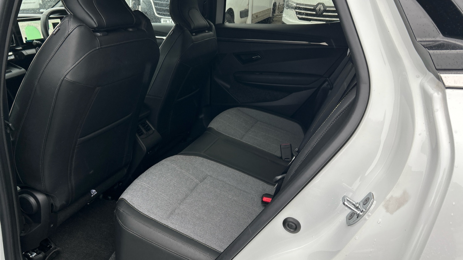 Used Renault Megane E Tech 2022 for sale - 76762324: Photo 16