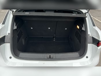 Used Renault Megane E Tech 2022 for sale - 76762324: Photo