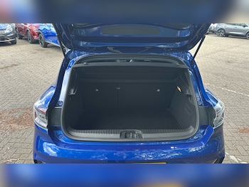 Used Renault Clio 2025 for sale - 78902987: Photo