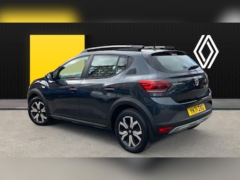 Used Dacia Sandero Stepway 2021 for sale - 76133970: Photo 2