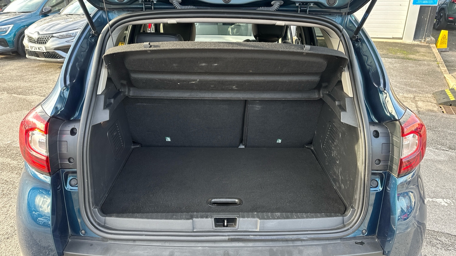 Used Renault Captur 2019 for sale - 76817408: Photo 4