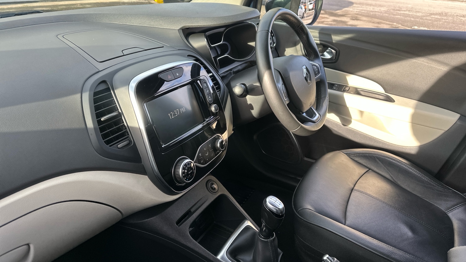Used Renault Captur 2019 for sale - 76817408: Photo 9