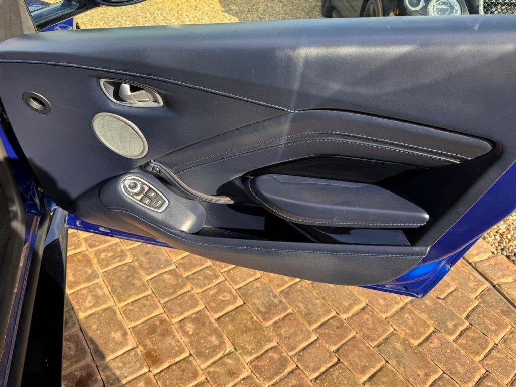 Used Aston Martin Vantage 2018 for sale - 77978924: Photo 16