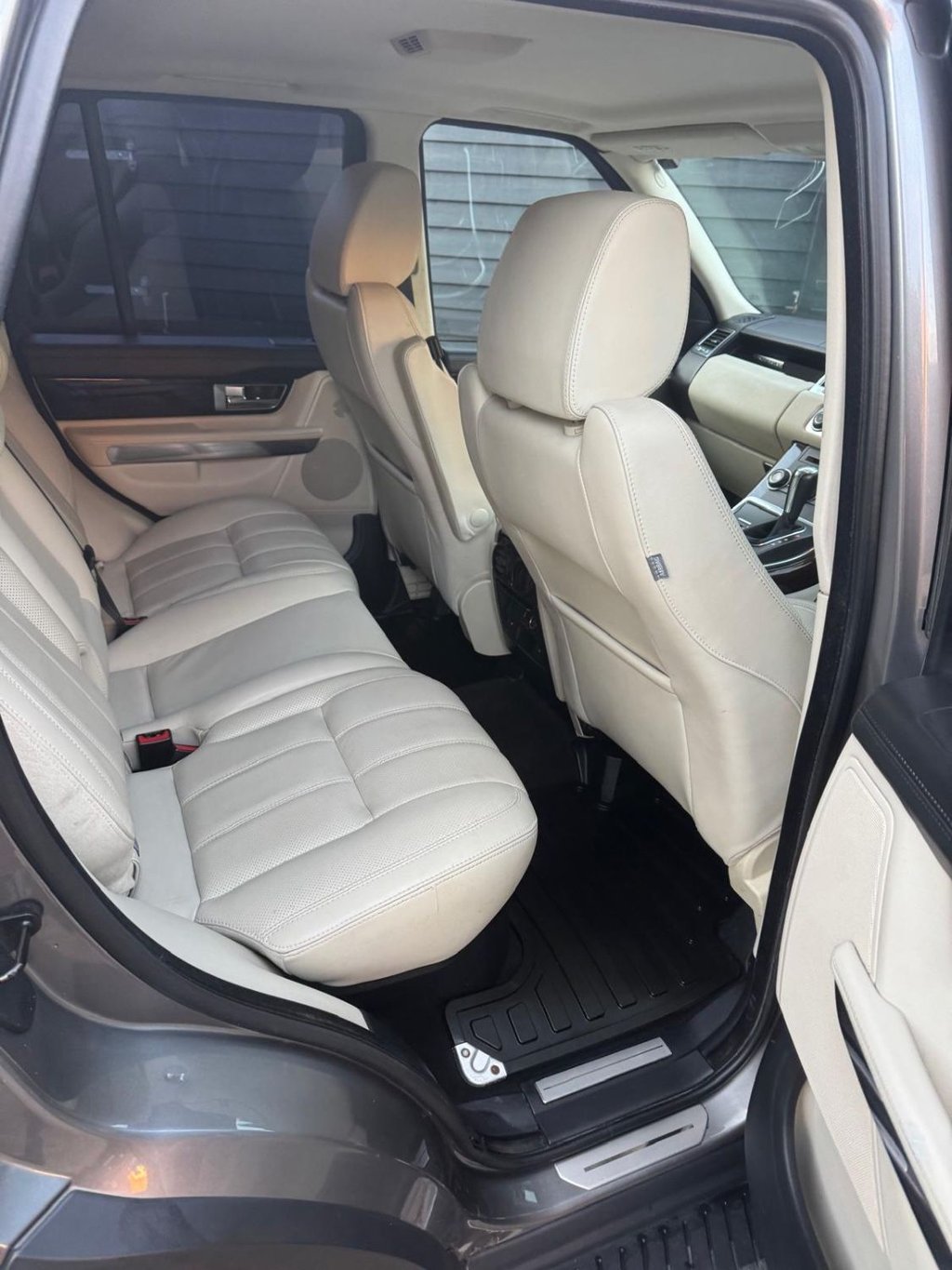 Used Land Rover Range Rover Sport 2010 for sale - 76670575: Photo 11