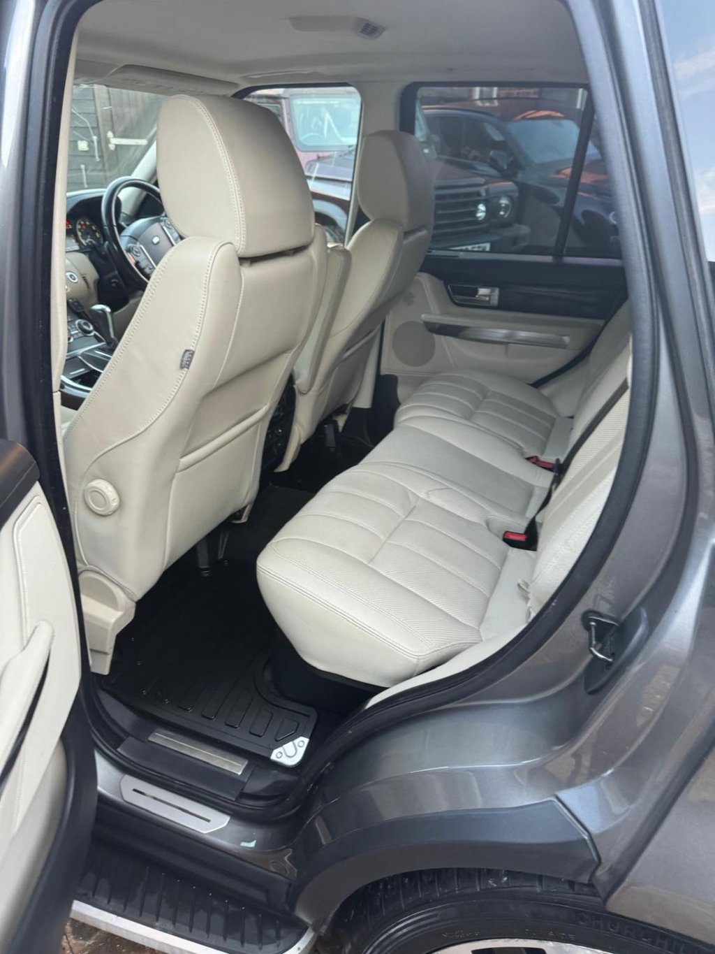 Used Land Rover Range Rover Sport 2010 for sale - 76670575: Photo 12