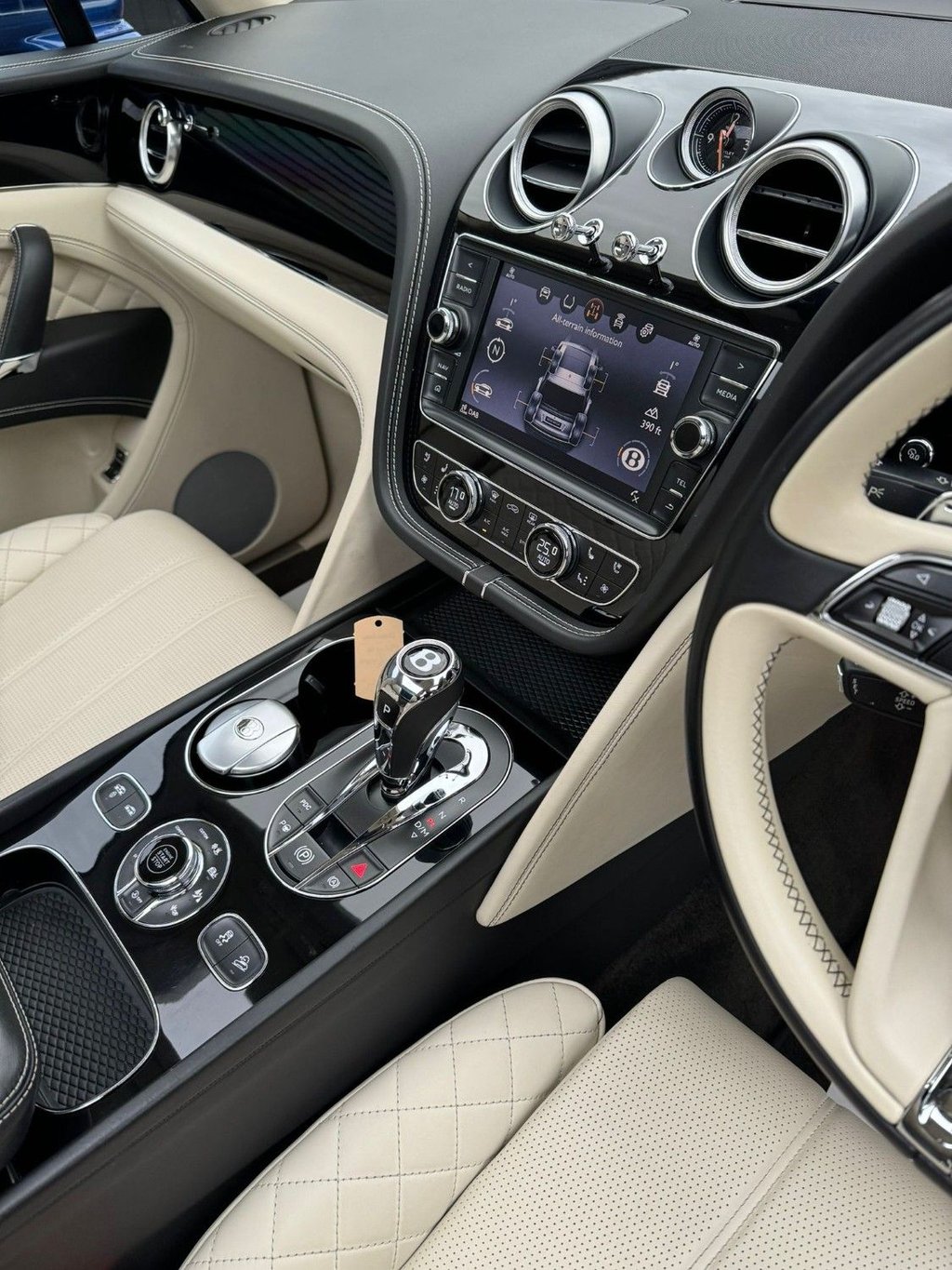 Used Bentley Bentayga 2017 for sale - 78213047: Photo 12