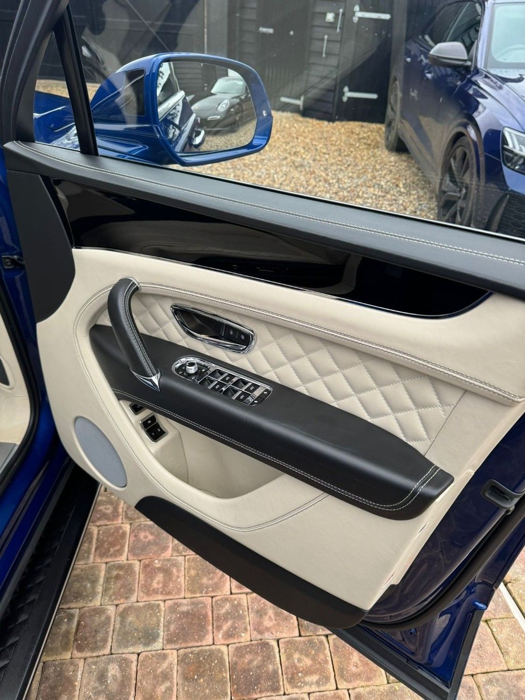 Used Bentley Bentayga 2017 for sale - 78213047: Photo 17