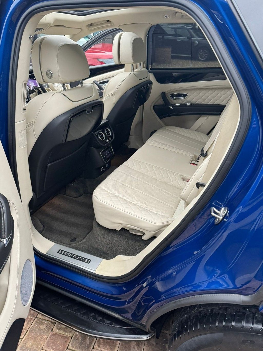 Used Bentley Bentayga 2017 for sale - 78213047: Photo 19