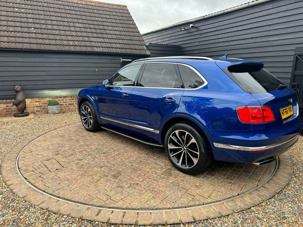Used Bentley Bentayga 2017 for sale - 78213047: Photo 8