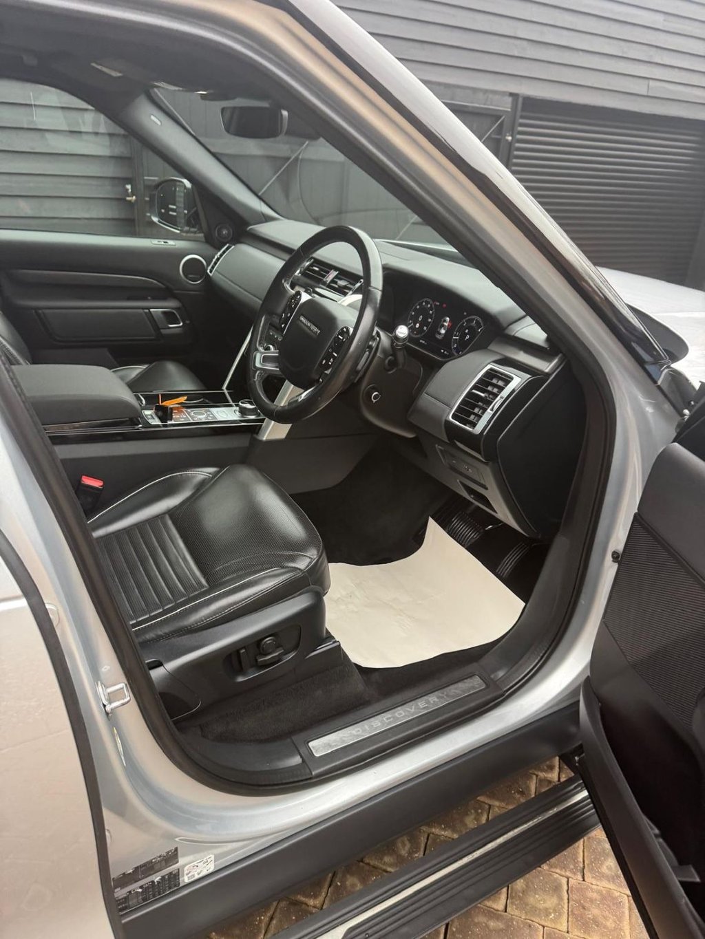 Used Land Rover Discovery 2019 for sale - 77038376: Photo 9
