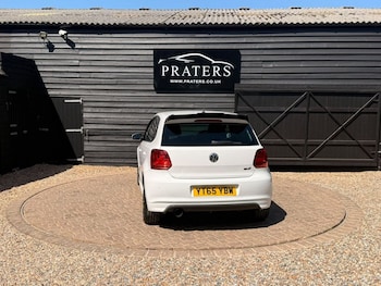 Used Volkswagen Polo 2015 for sale - 79543424: Photo