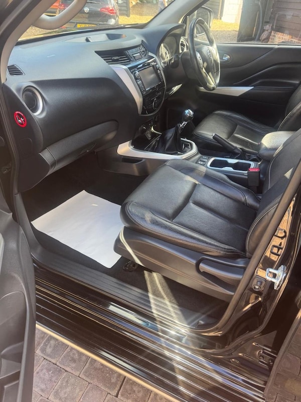 Used Nissan Navara 2017 for sale - 76274069: Photo 10