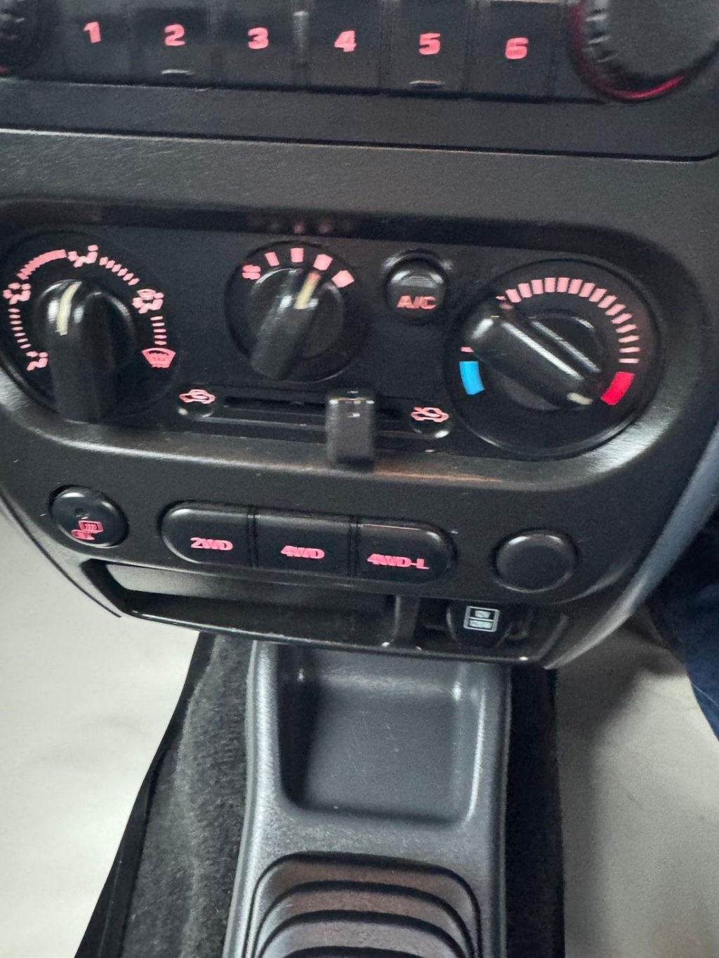 Used Suzuki Jimny 2014 for sale - 77167232: Photo 12