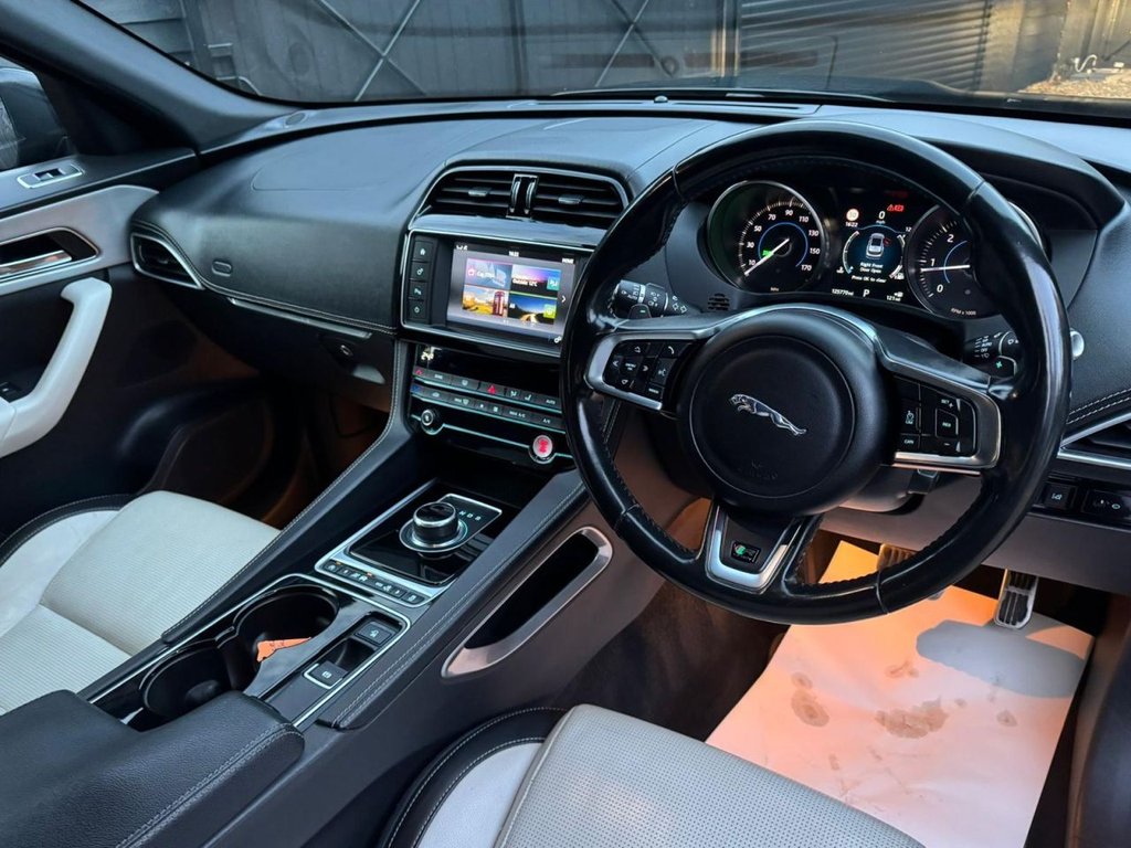 Used Jaguar F-Pace 2016 for sale - 77563869: Photo 11