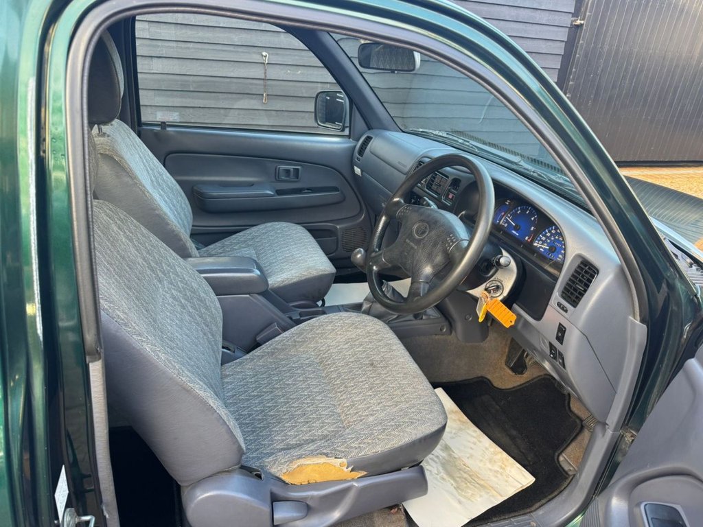 Used Toyota Hilux 2002 for sale - 77647970: Photo 9